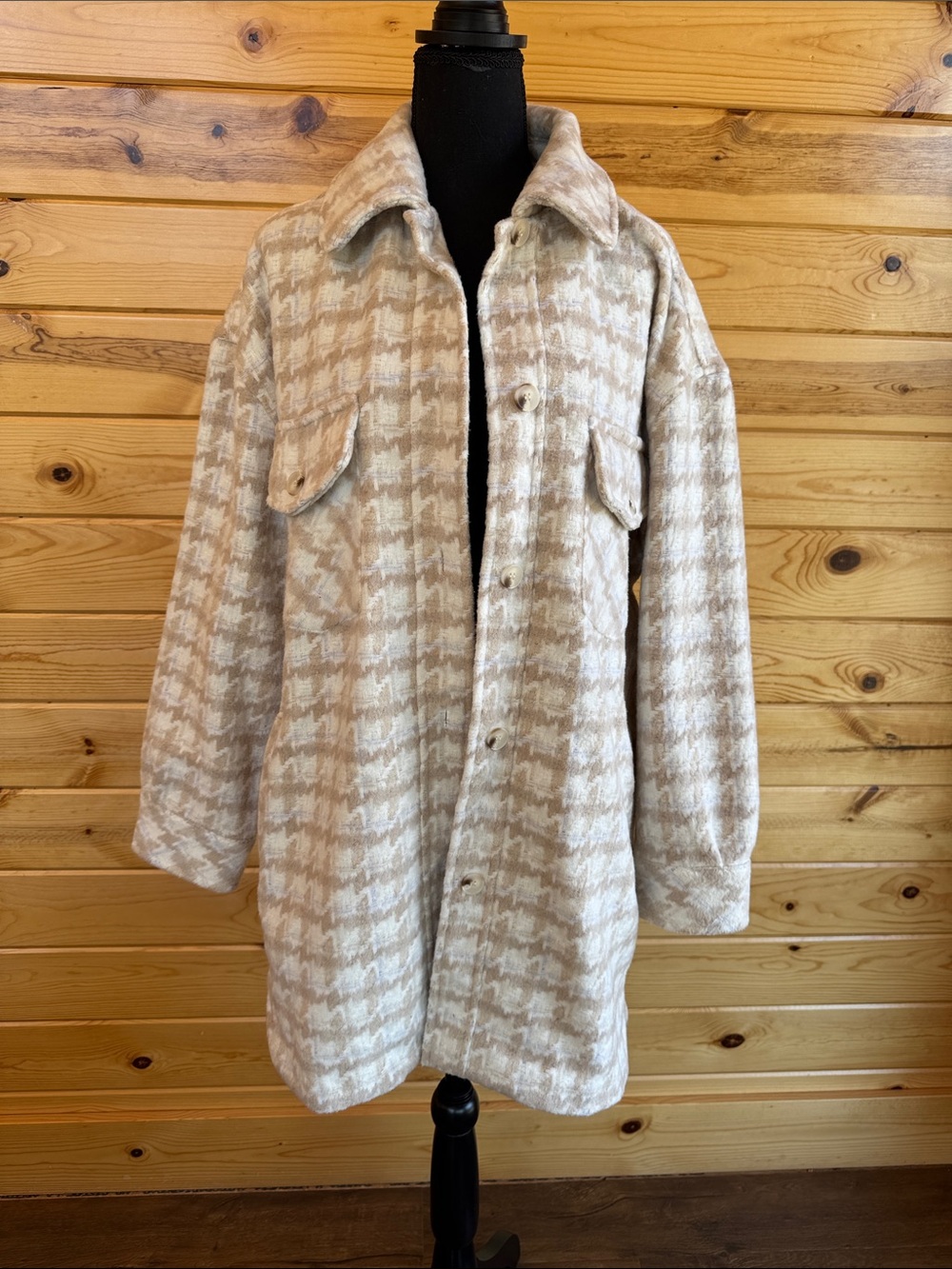 Storia Cream & Tan Houndstooth Shacket Jacket